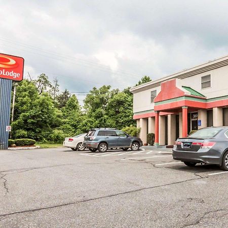 Econo Lodge Stewart International Airport New Windsor Exterior foto
