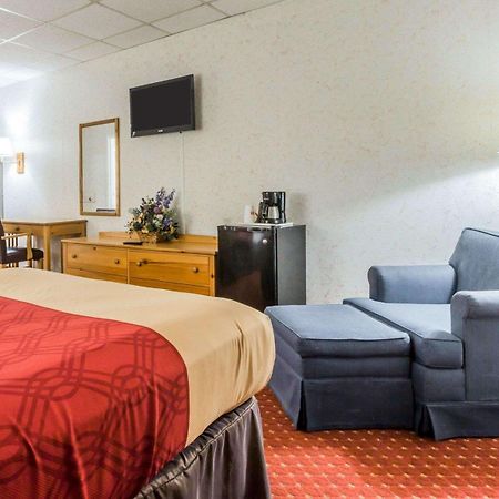 Econo Lodge Stewart International Airport New Windsor Exterior foto