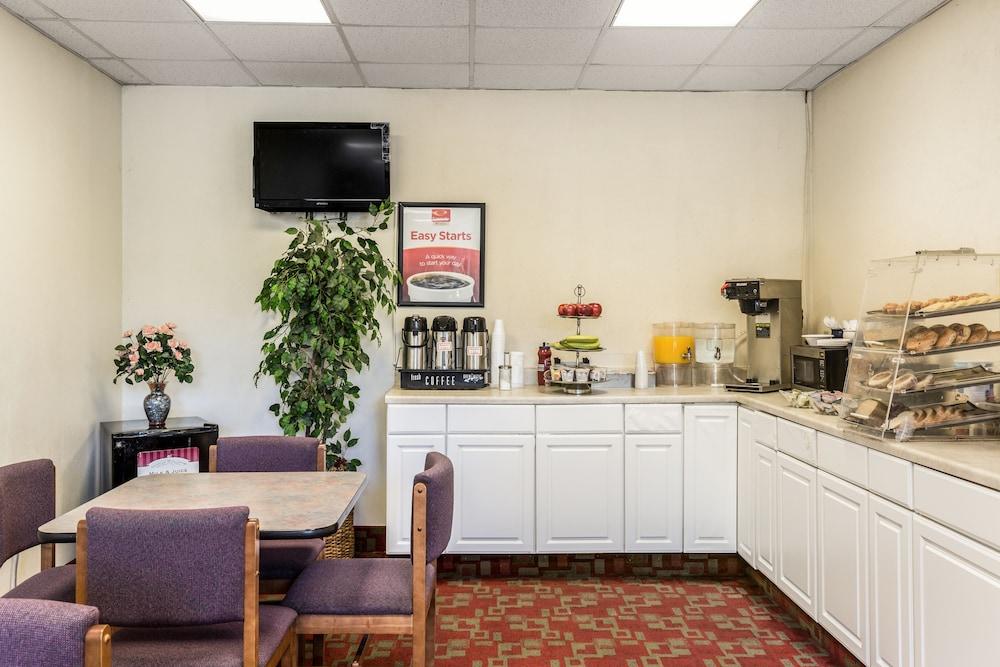 Econo Lodge Stewart International Airport New Windsor Exterior foto